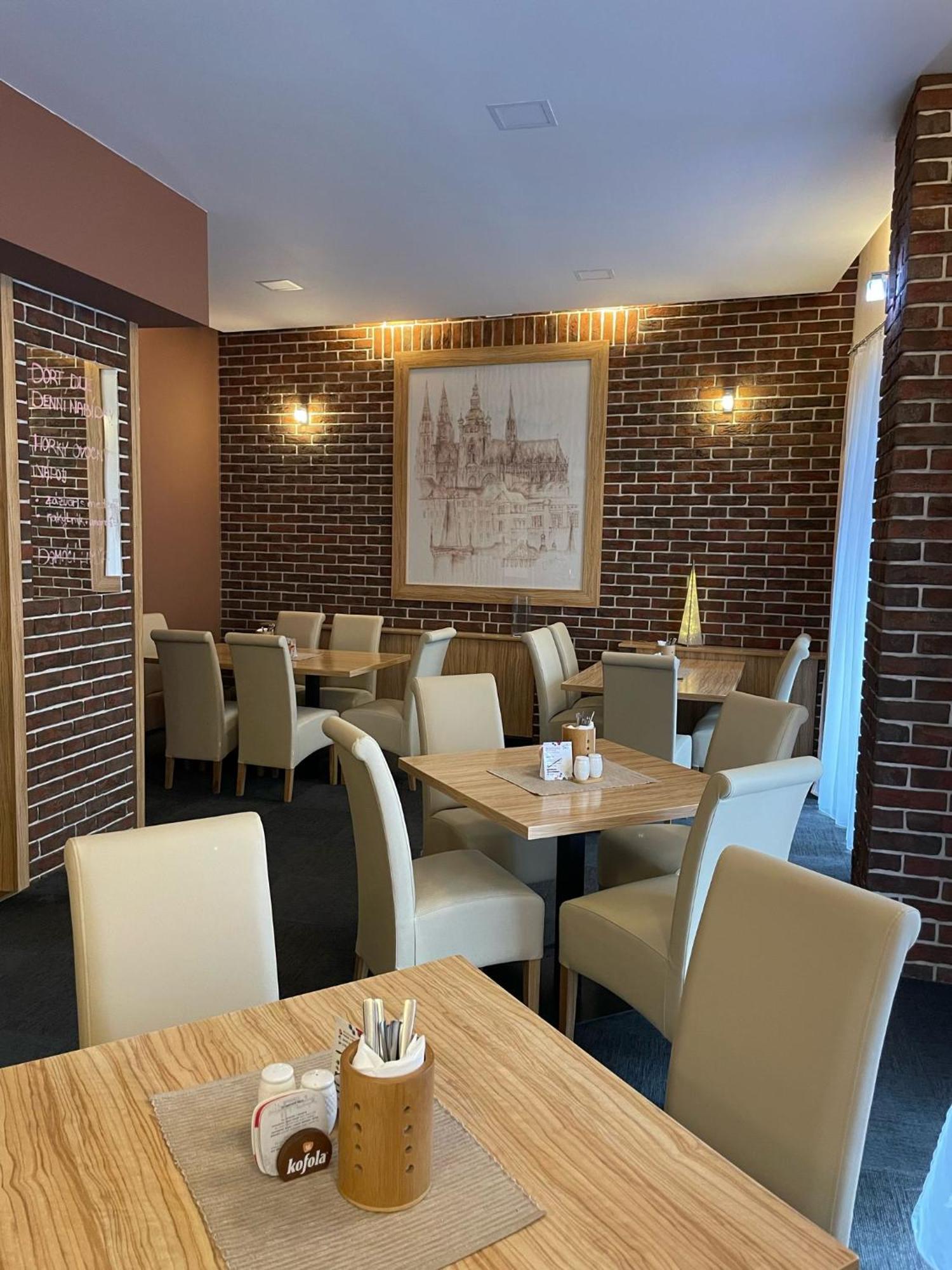 Hotel U Mesta Prahy Наход Екстер'єр фото